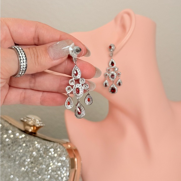 ⚜️ Elegant Silver and Red Chandelier Earrings - Picture 5 of 8